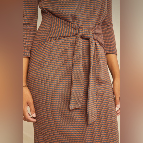 Amour Vert Colombe Scallop Knit Dress - Picture 5 of 9